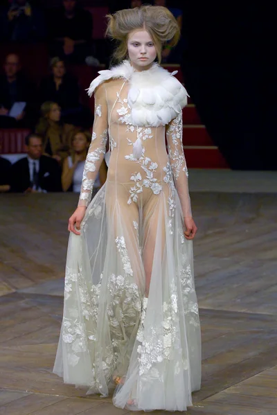 Look 9
